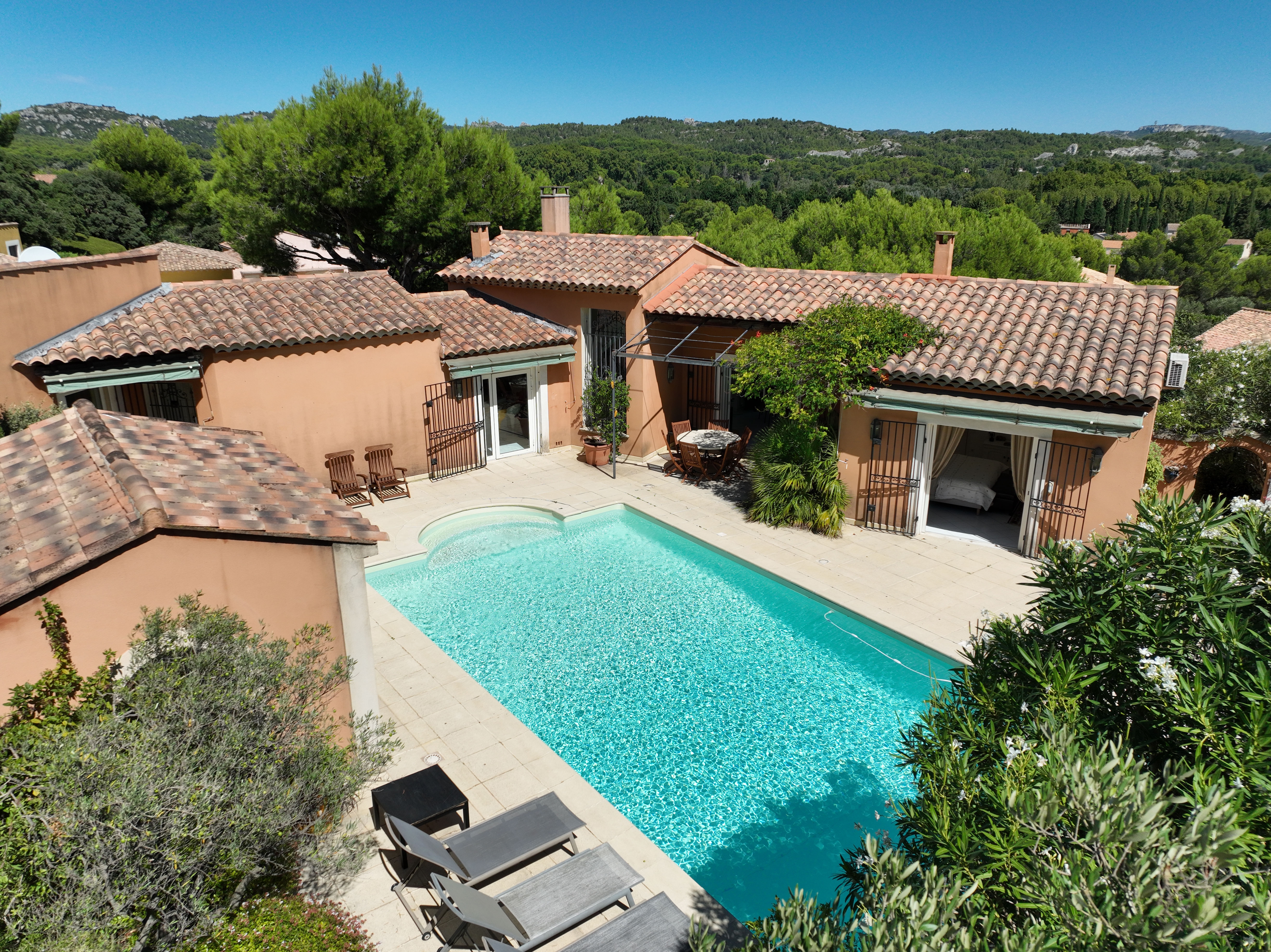 Vue de la Villa Olivia, maison de vacances au Paradou dans les Alpilles